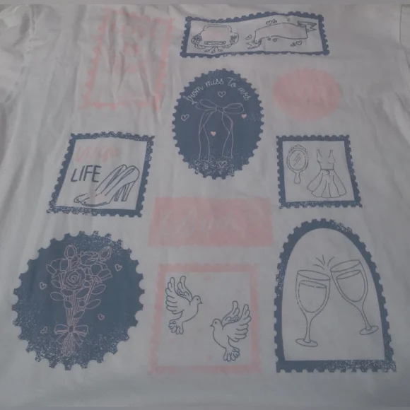 Women's Bride Themed Graphic Size M NWT - Picture 3 of 3